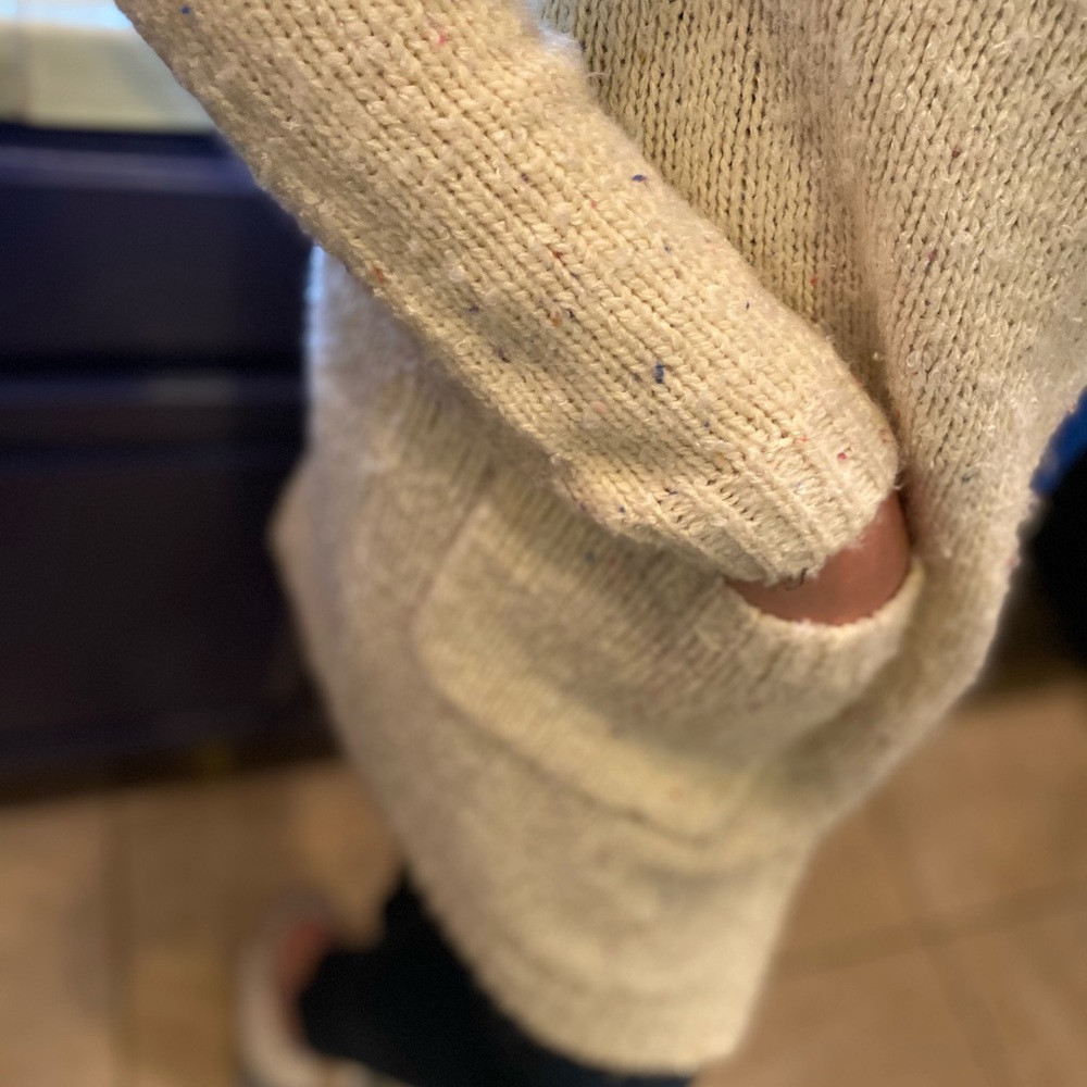 Two Comfy Sweaters 🍂🍁❄️ - Picture 10 of 11